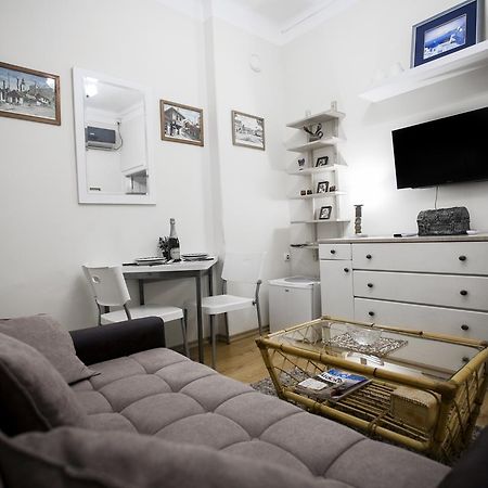 Apartment Charlie Perfect Price Belgrád Kültér fotó